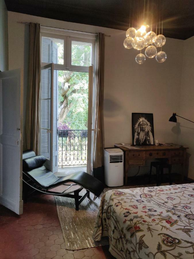 En Ville Et Sous Les Arbres Montpellier Exteriér fotografie